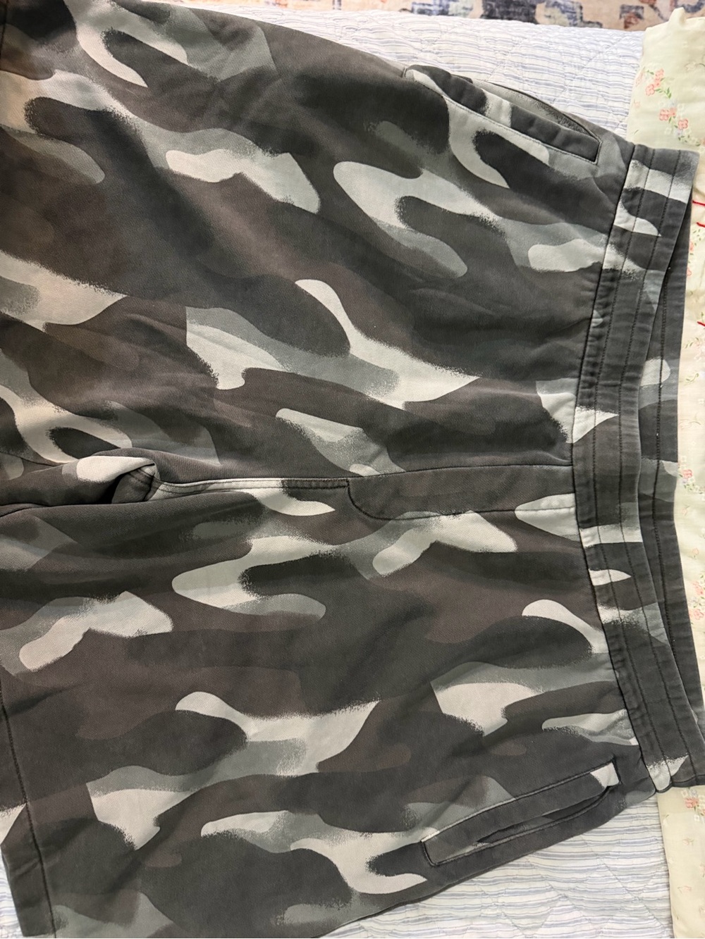 Armani exchange men's Gray Camouflage Casual Shorts NWT amazing price!